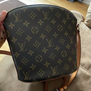 Authentic Louis Vuitton crossbody